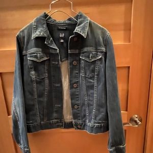 Gap jean jacket, pristine condition, an goldie! 100% Cotton